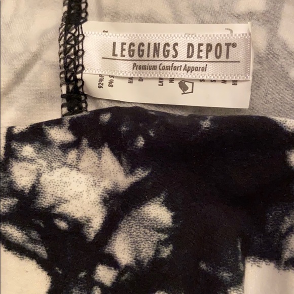 NEW! High Rise Yoga Legging Black White Marble - Picture 6 of 8